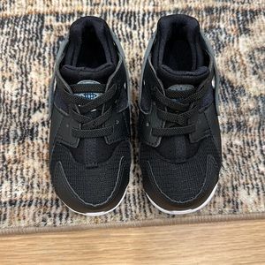 New, never worn! Nike Hurache Toddler slide-on leather Black/Gray - Size 7C